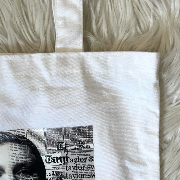 Taylor Swift Reputation NYC Pop-Up Event Tote Bag - Picture 4 of 9